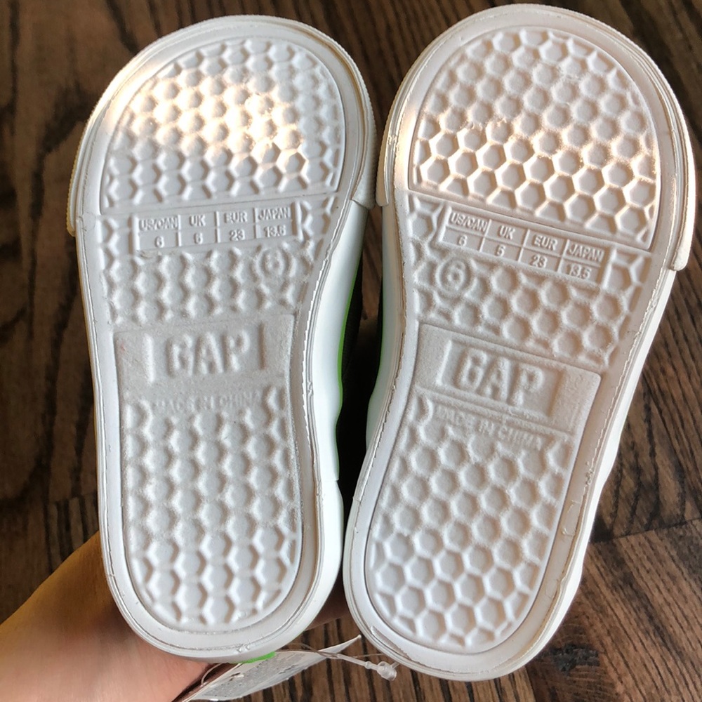 GAP Dino Face Baby Boy Sneakers - Picture 8 of 8